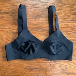 Knix V-neck Evolution Bra Women’s Black Unpadded Seamless Size 1 or 32A-34B